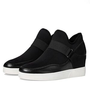 New Damari Women's Platform Wedge Stretch Fit Ankle Bootie In Black Cosmo